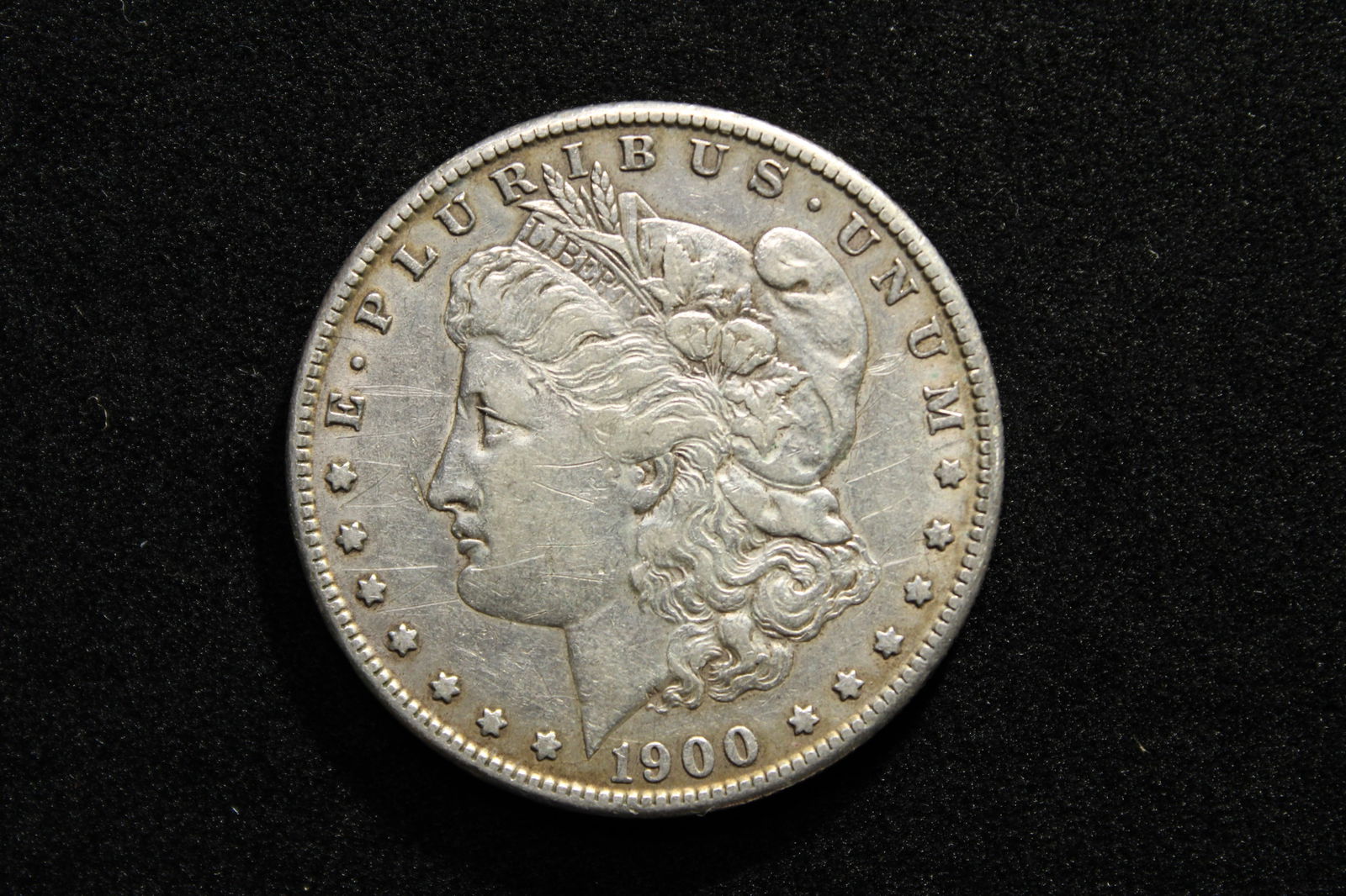 **BETTER DATE - VF/XF** 1900-S Morgan Silver Dollar (1 of 2)