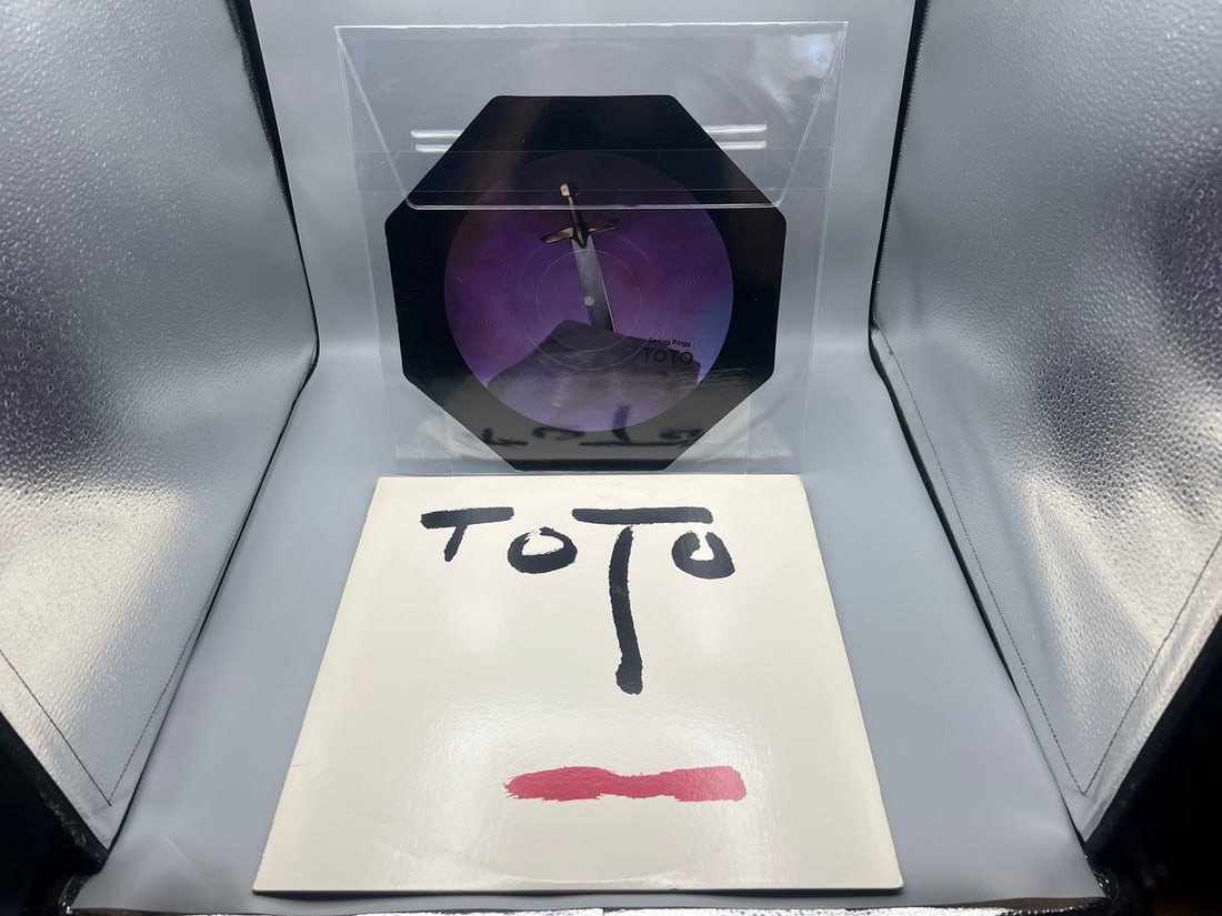 Toto (2 Record Lot): Georgy Porgy Picture Disc (1979), single, 7-inch 45 rpm, octogon shaped, in (1 of 6)