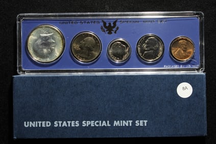 1966 Special Mint Set. Like new box and fresh coins. Silver Kennedy. Proof like coins.