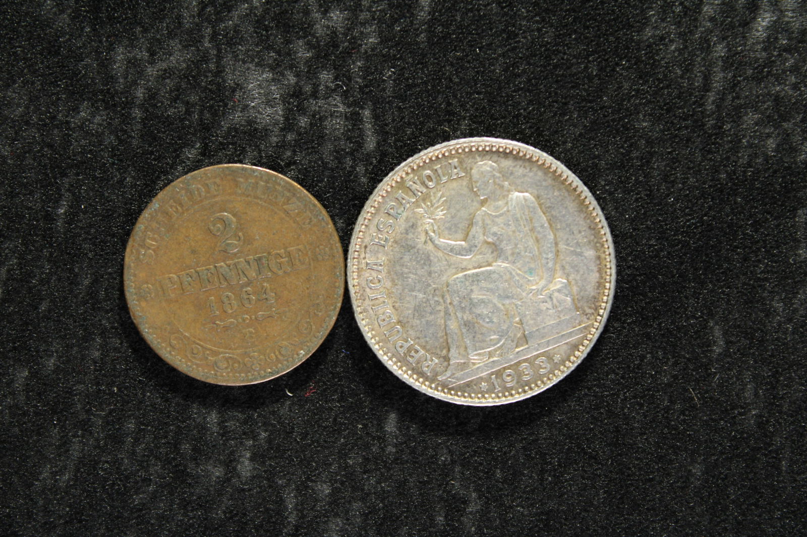 *RARE* 1933 Spain 1 Peseta Silver Coin & 1864-B Saxony-Albertine 2 Pfennig Coin (1 of 2)