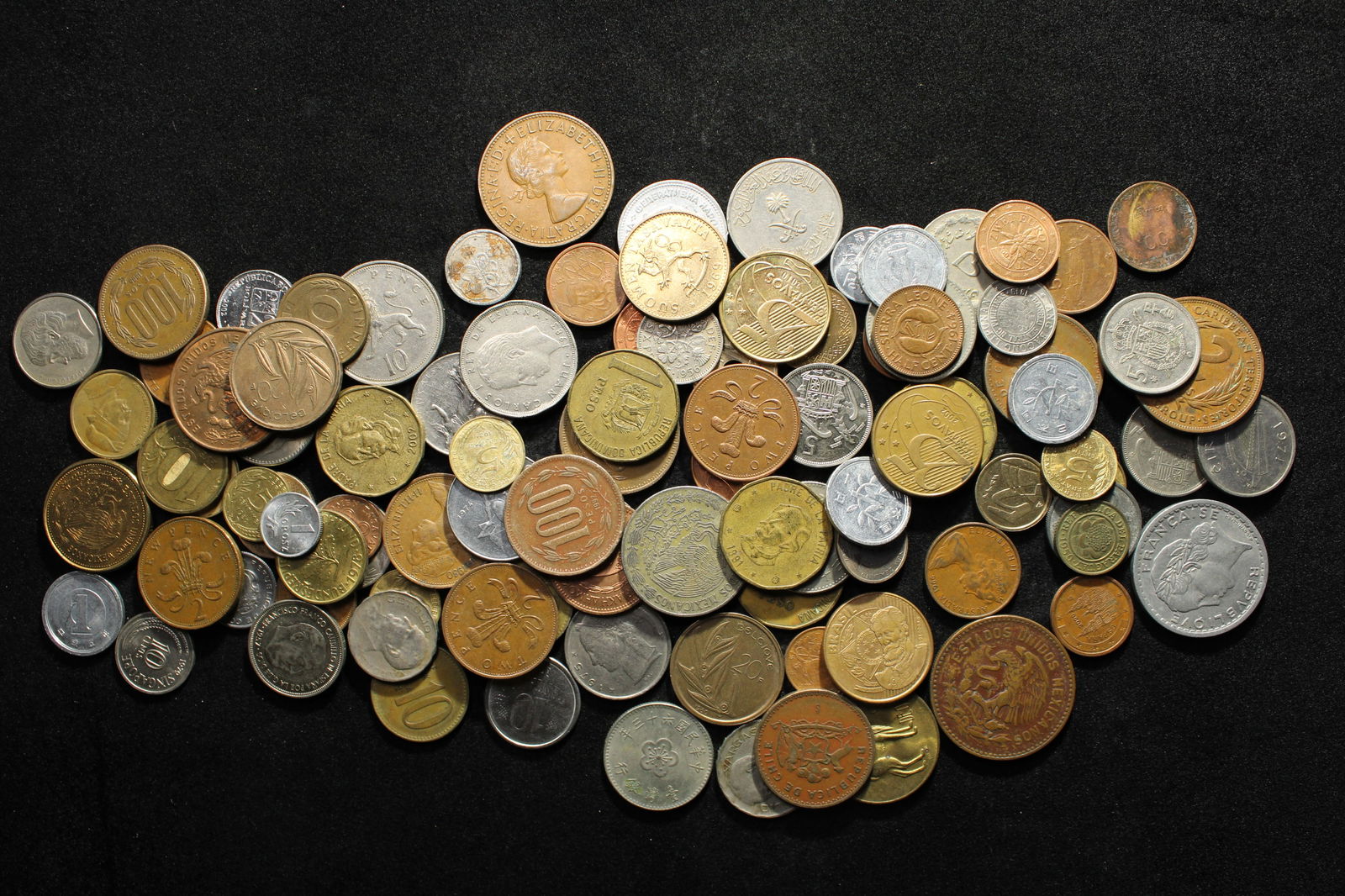 Bag of 1.10 Lbs. of Various Vintage & Modern World Coins (1 of 4)