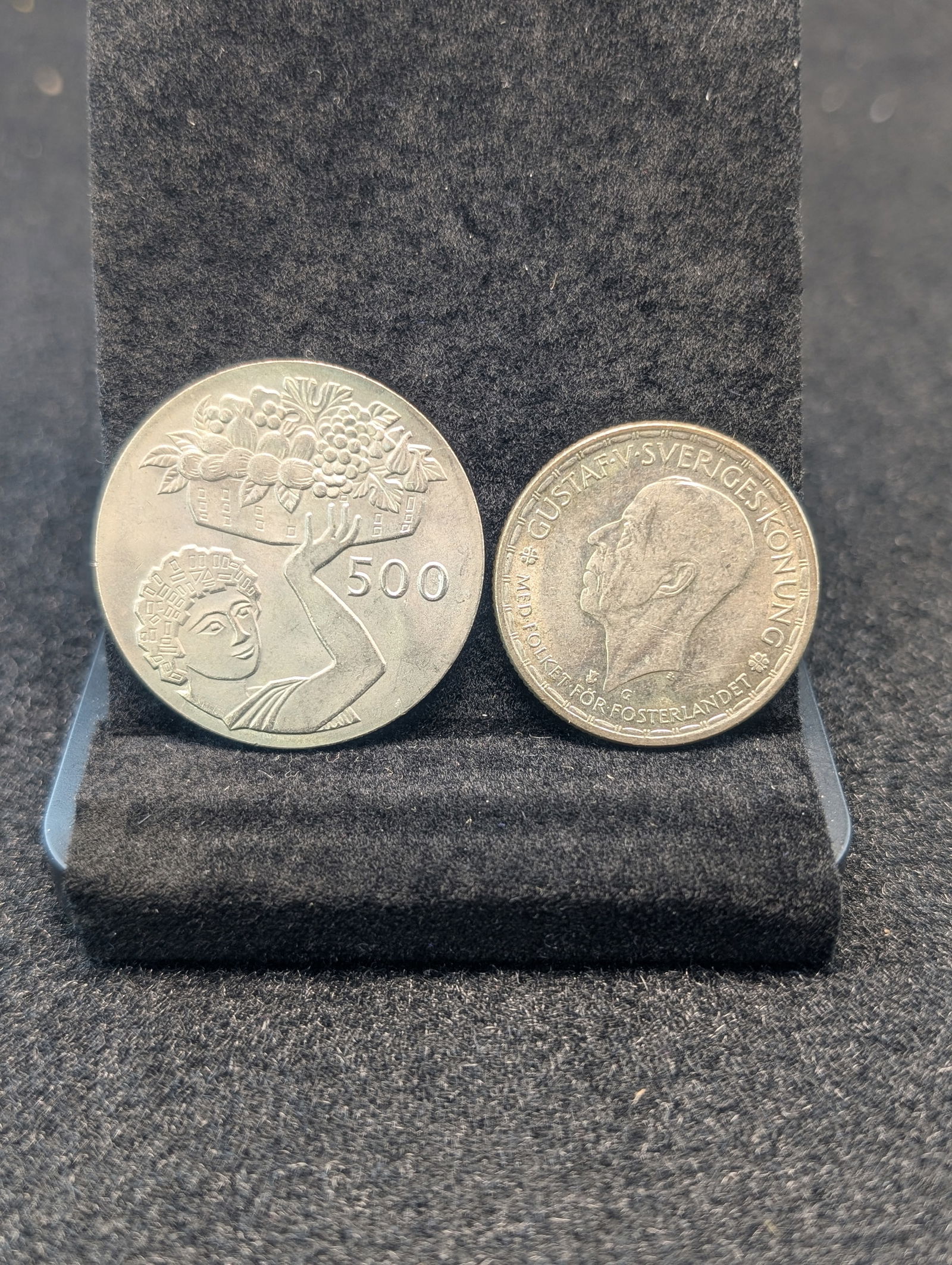 1945-G Sweden  2 Kronor 80% Silver Coin (KM-815) & 1970 Cyprus 500 Mils Coin (1 of 2)