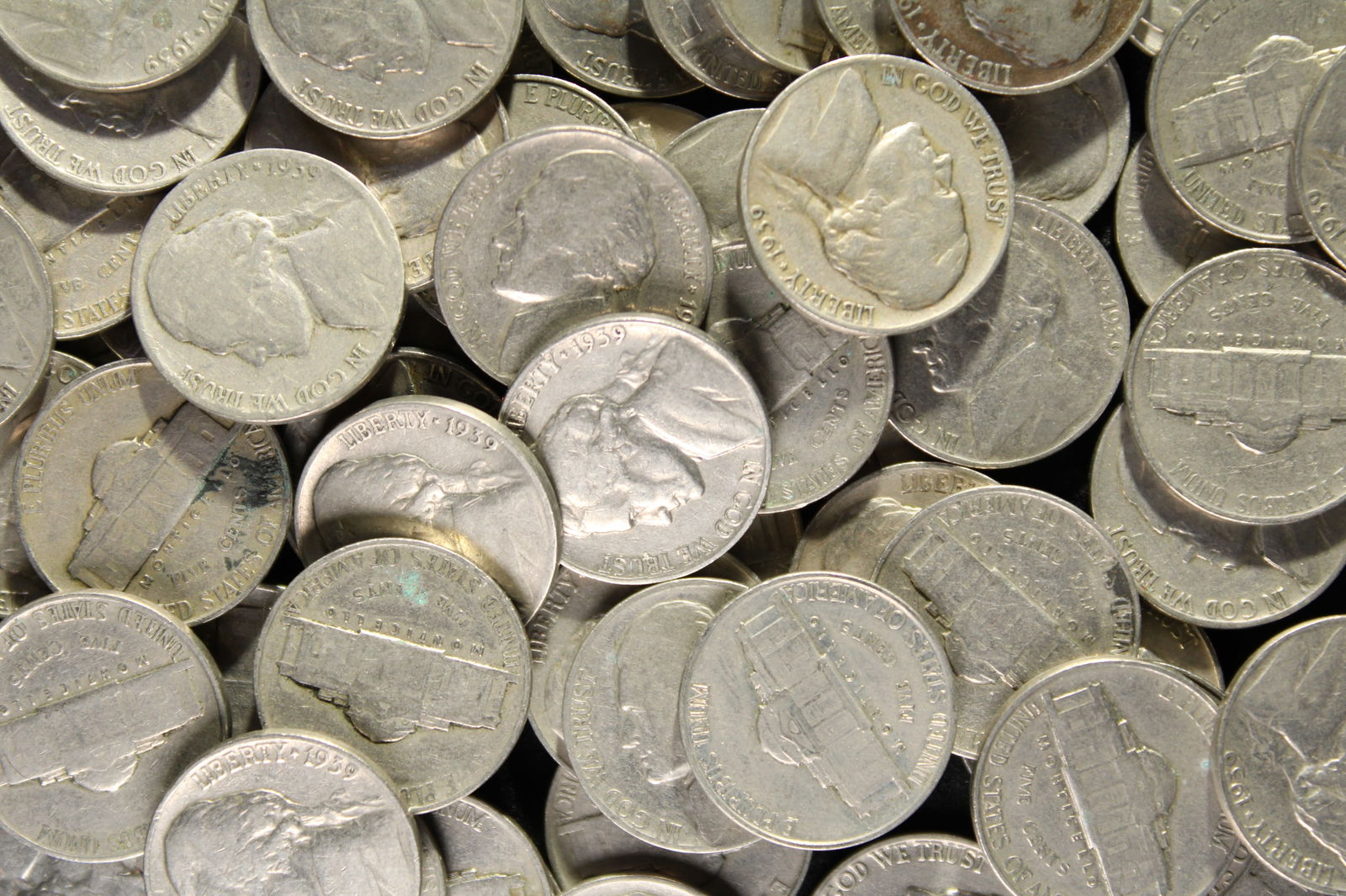 200 1939 U.S. Jefferson Nickels. (1 of 4)