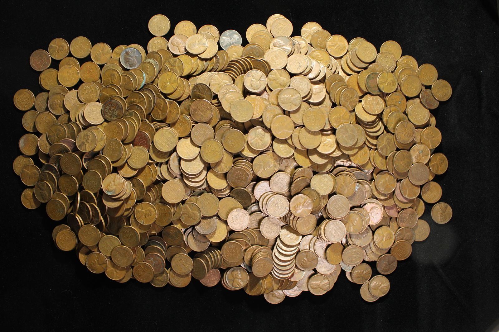 1000 Wheat Pennies Mixed Dates and Mint Marks (1 of 5)