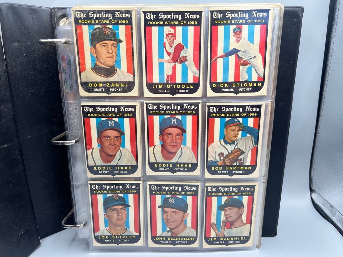 Binder of Assorted Baseball Cards W/ Stars & Rookies - Varying Conditions (1 of 20)
