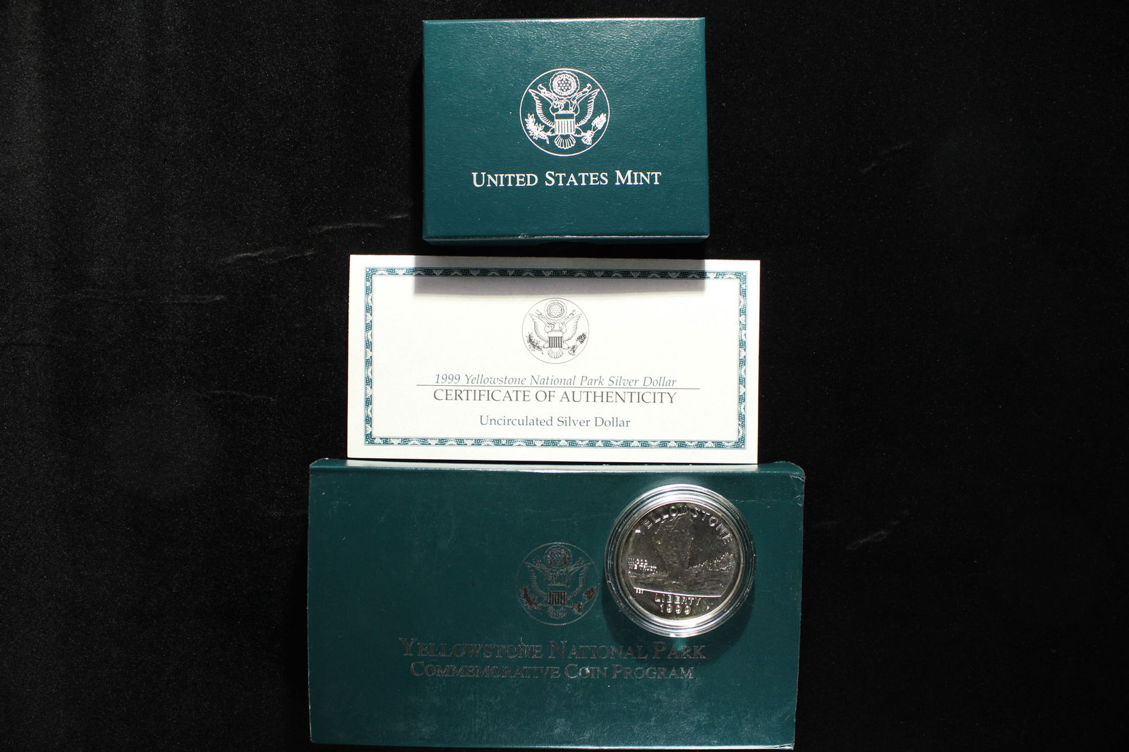 1999-P UNC Yellowstone National Park Commem Silver Dollar in OGP (1 of 4)