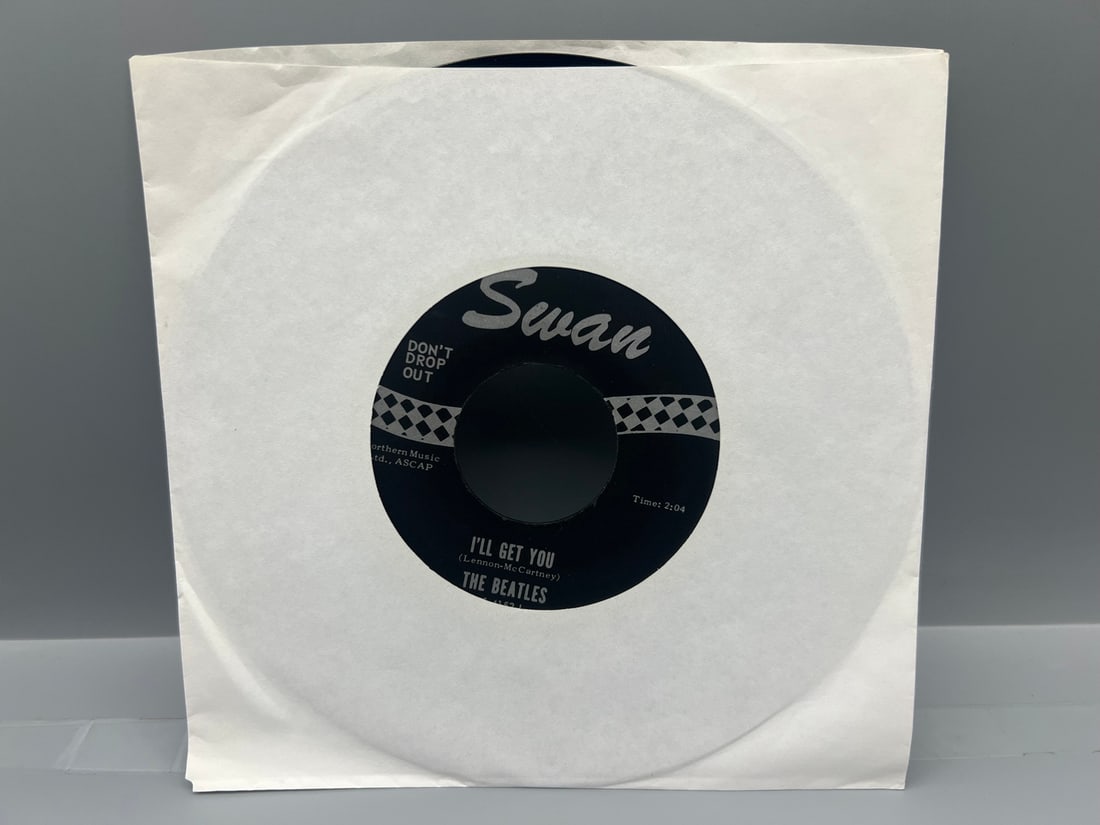 Unknown Release Date The Beatles Unofficial Release She Loves You/I'll Get You 45 RPM - S-4152-S: Unknown Release Date The Beatles Unofficial Release She Loves You/I'll Get You 45 RPM - S-4152-S