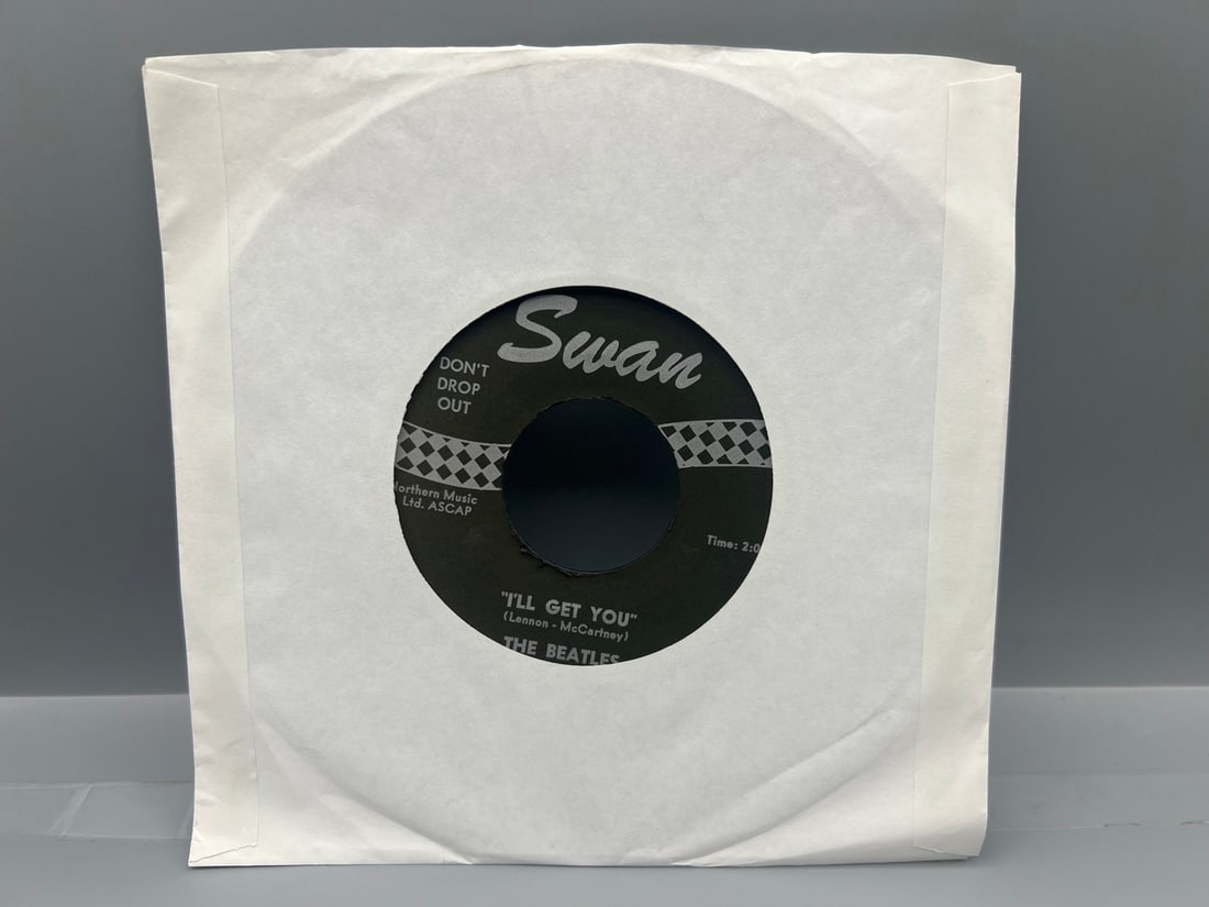 Unknown Release Date The Beatles Unofficial Release She Loves You/I'll Get You 45 RPM - S-4152-S: Unknown Release Date The Beatles Unofficial Release She Loves You/I'll Get You 45 RPM - S-4152-S