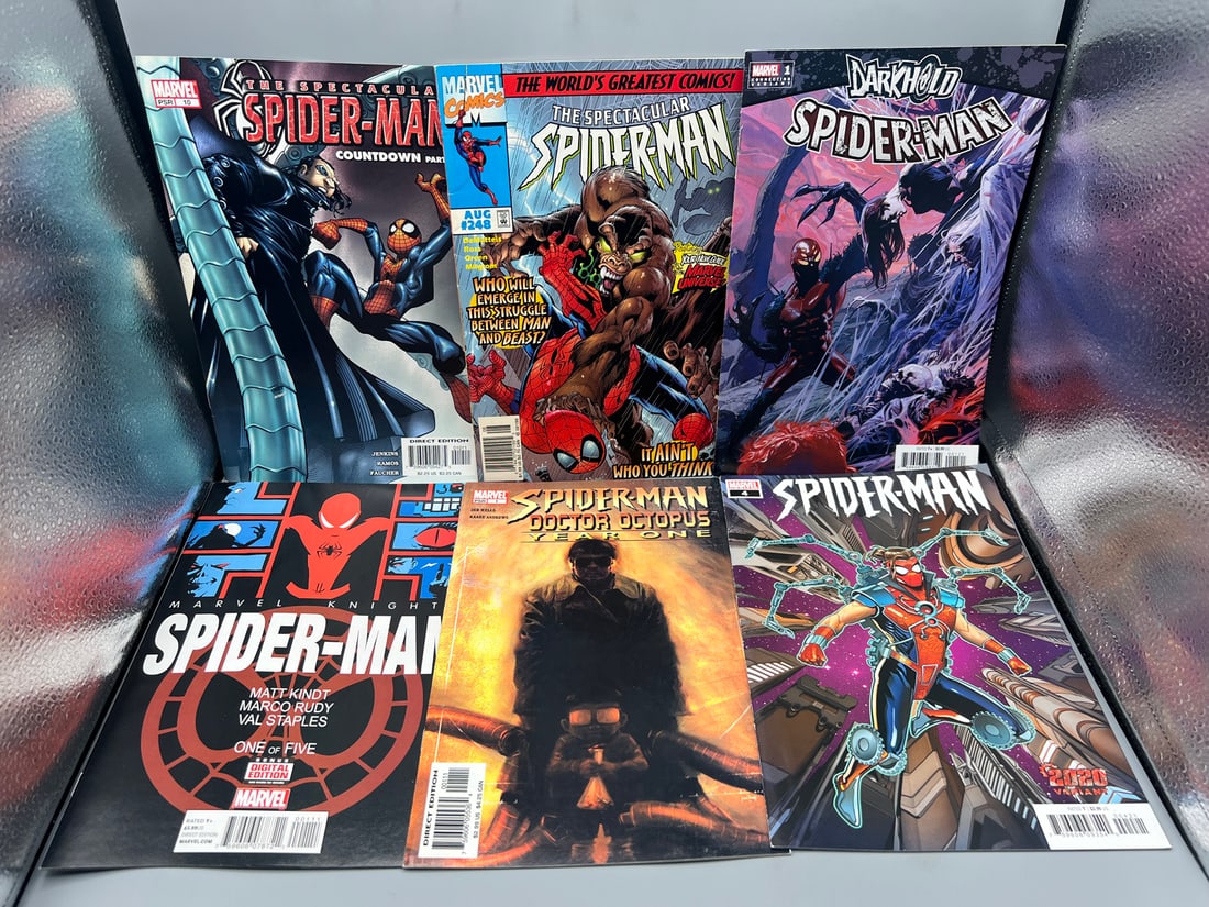 Lot of (6) Assorted Spider-Man Comic Books - Varying Conditions (1 of 2)
