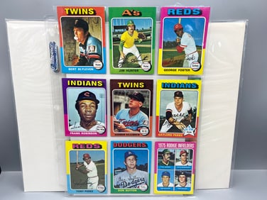 Lot of (18) 1975 Topps Basketball Cards W/ Many Stars - Varying Conditions