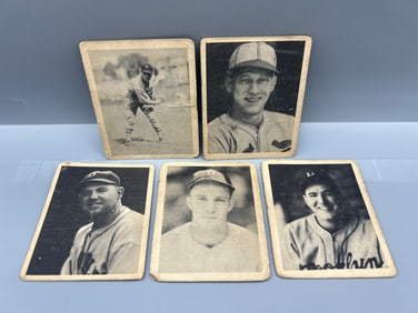 Lot of (5) 1939 Play Ball Baseball Cards - Varying Conditions - Hal Schumacher