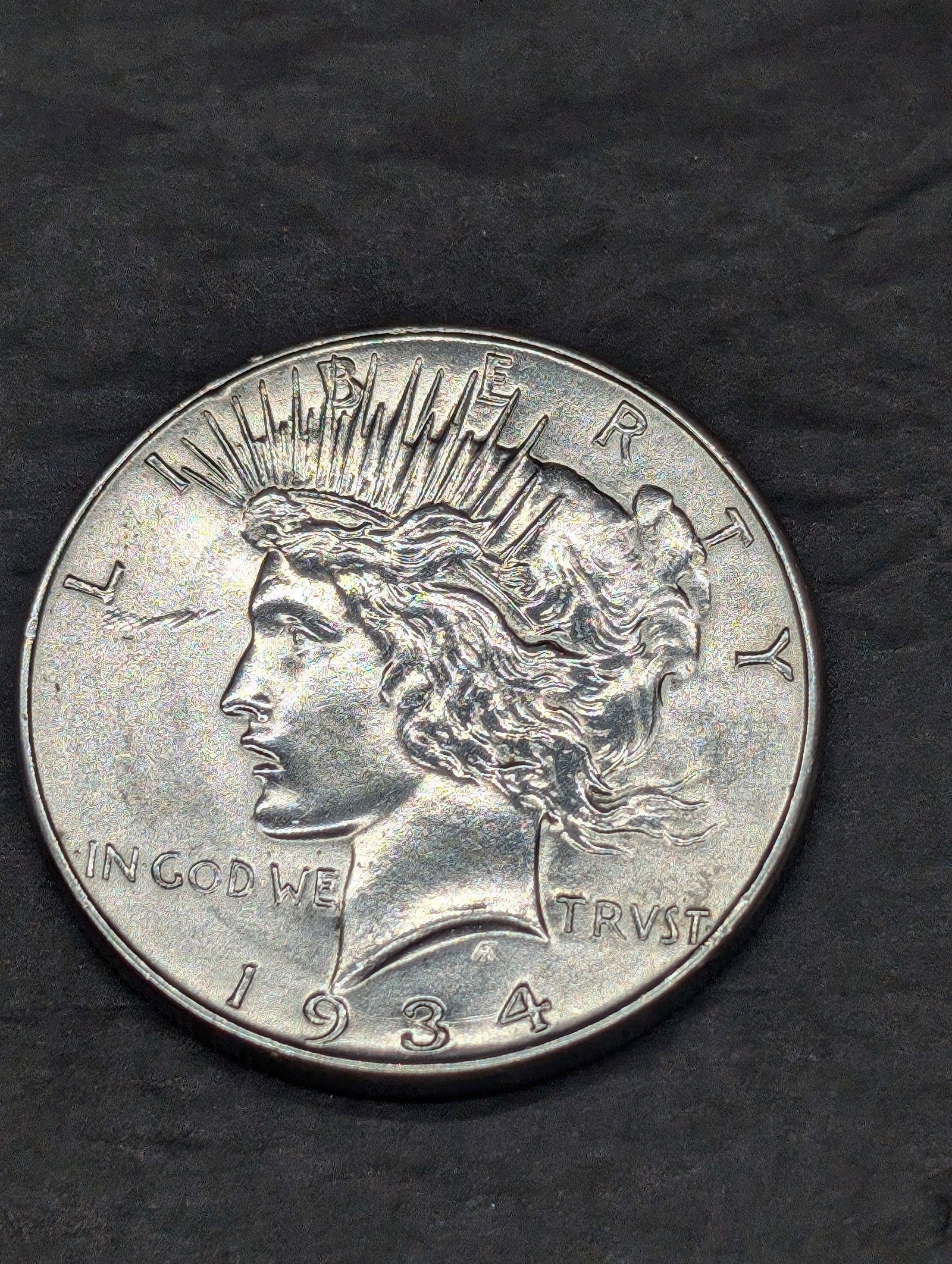 *BETTER DATE - UNC* 1934-P Peace Silver Dollar (1 of 2)