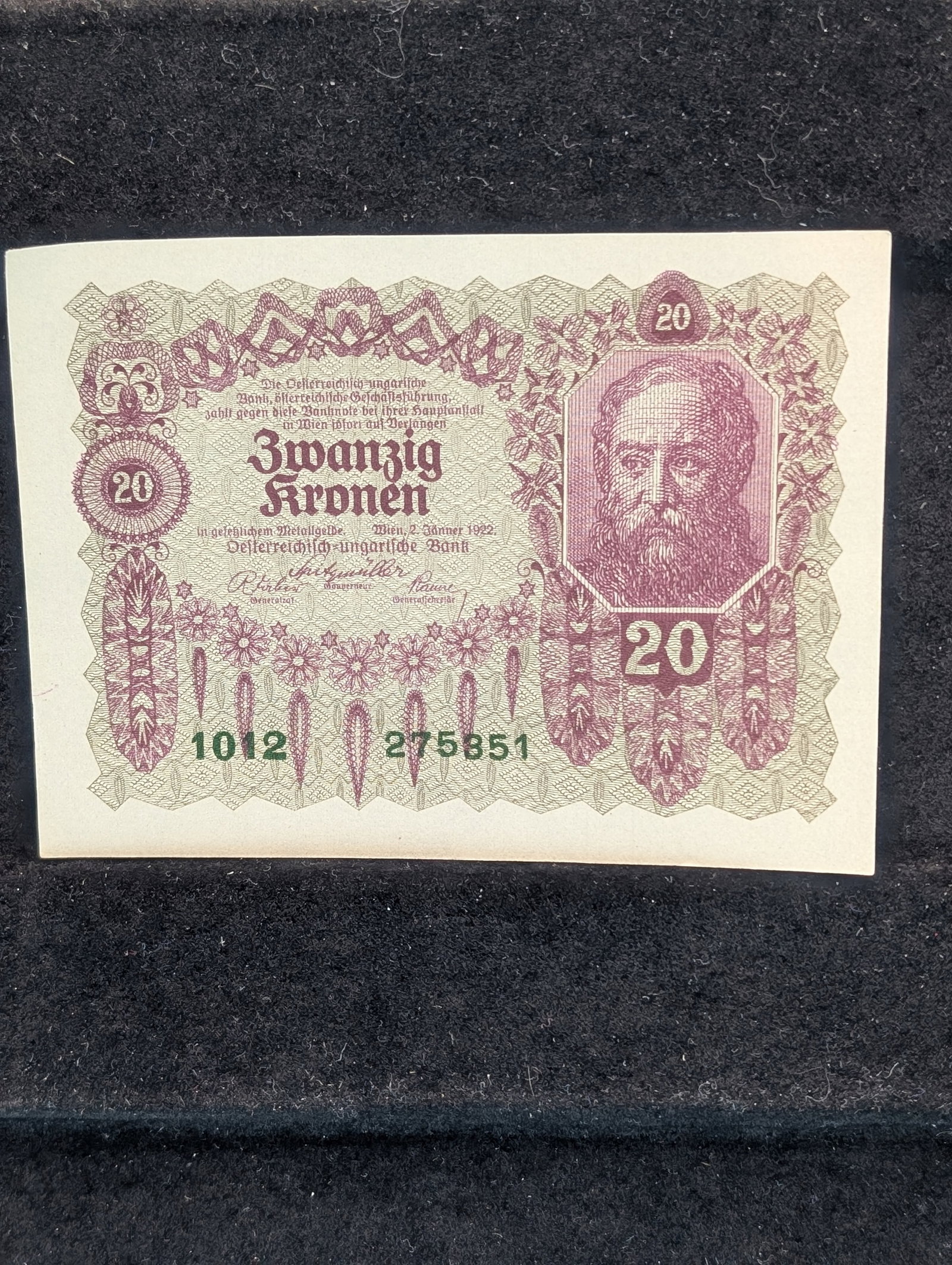 1922 Austria 20 Kronen CRISP UNC. VERY RARE Post WWI Era: 1922 Austria 20 Kronen CRISP UNC. VERY RARE Post WWI Era