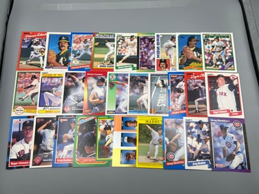 Lot of (25+) Assorted Dennis Eckerlsey, Roger Clemens, & Greg Maddux Baseball Cards - Varying