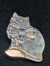 Woman's Vintage Sterling Silver Feline Brooch Marked .925. Weighs 0.27 Toz (8.4 Grams).