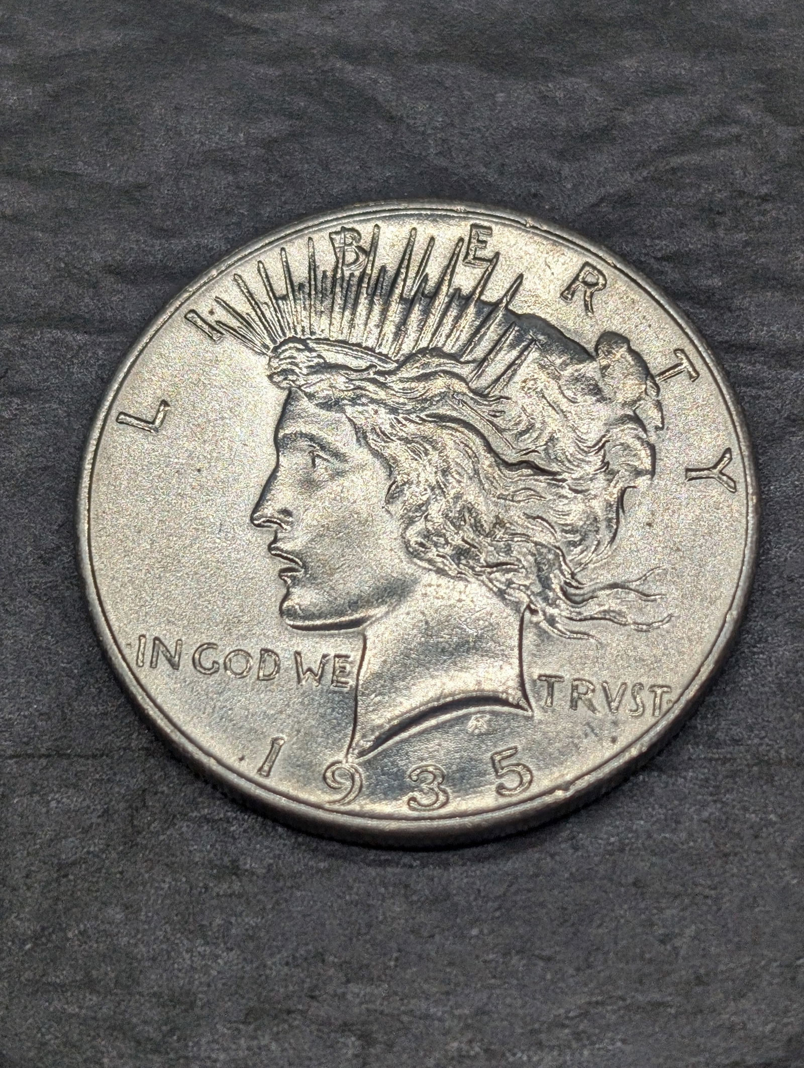 **LAST YEAR OF ISSUE - AMAZING LUSTER - BRILLIANT UNC** 1935-P  Peace Silver Dollar