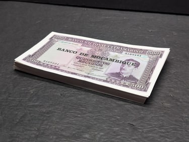 1967 CRISP UNC Bank of Mozambique 500 Escudos - Pack of 100 Currency Notes  - Bank Wrapped
