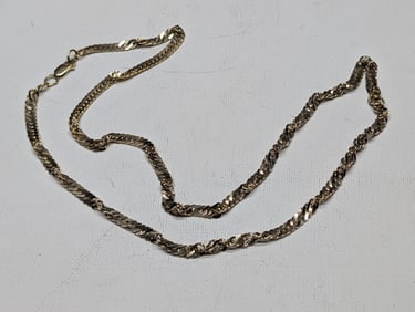 23 inch heavy sterling chain. Gold plated. Weighs one half ounce. Very nice.?