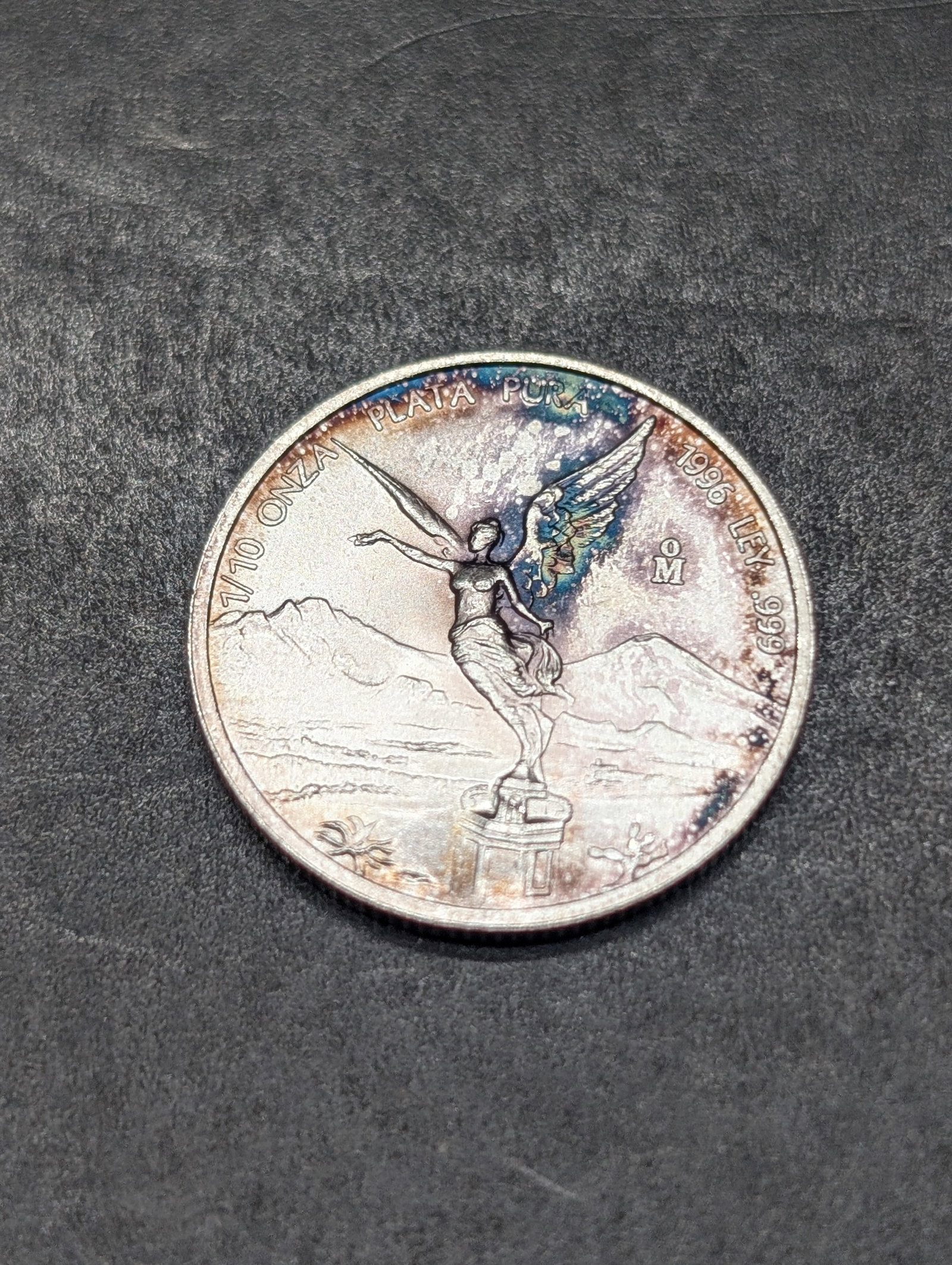 1/10th Oz. .999 PURE SILVER 1996 Mexico Libertad Miniature Designed Round: 1/10th Oz. .999 PURE SILVER 1996 Mexico Libertad Miniature Designed Round