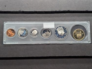 2005-S PROOF Year Coin Set in Whitman Case (Missing Quarter)