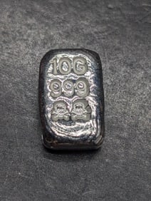 10 Grams .999 FINE SILVER Skull & Crossbones Designed Bullion Piece
