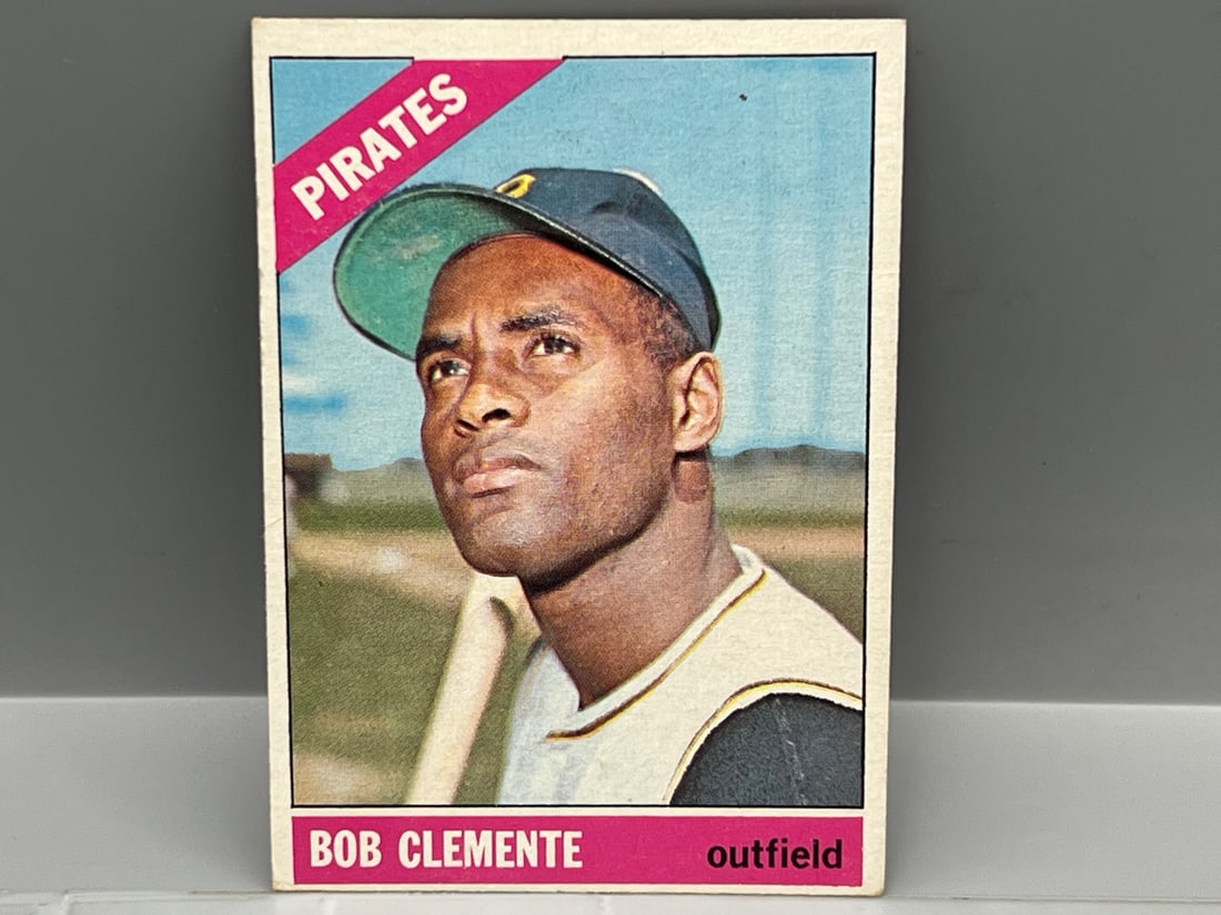 1966 Topps #300 Roberto Clemente (HOF) - Pirates (1 of 3)