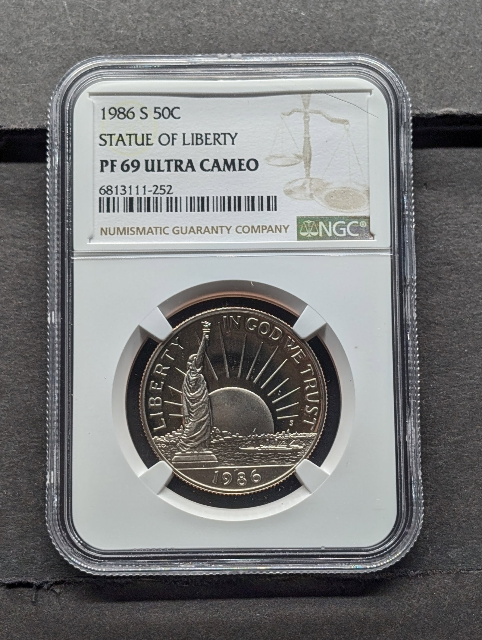 1986-S PROOF Statue of Liberty Half Dollar - NGC PF69 ULTRA CAMEO: 1986-S PROOF Statue of Liberty Half Dollar - NGC PF69 ULTRA CAMEO