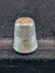 Seamstress Vintage Sterling Silver Thimble. Weighs 0.15 Toz (4.6 Grams).