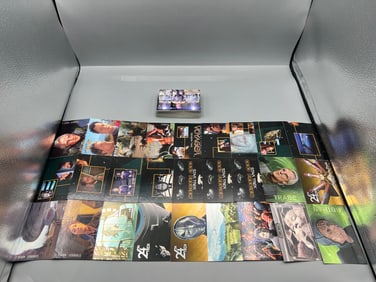 Lot of (80) 1996 Star Trek Voyagers Season 2 Trading Cards - Varying Conditions