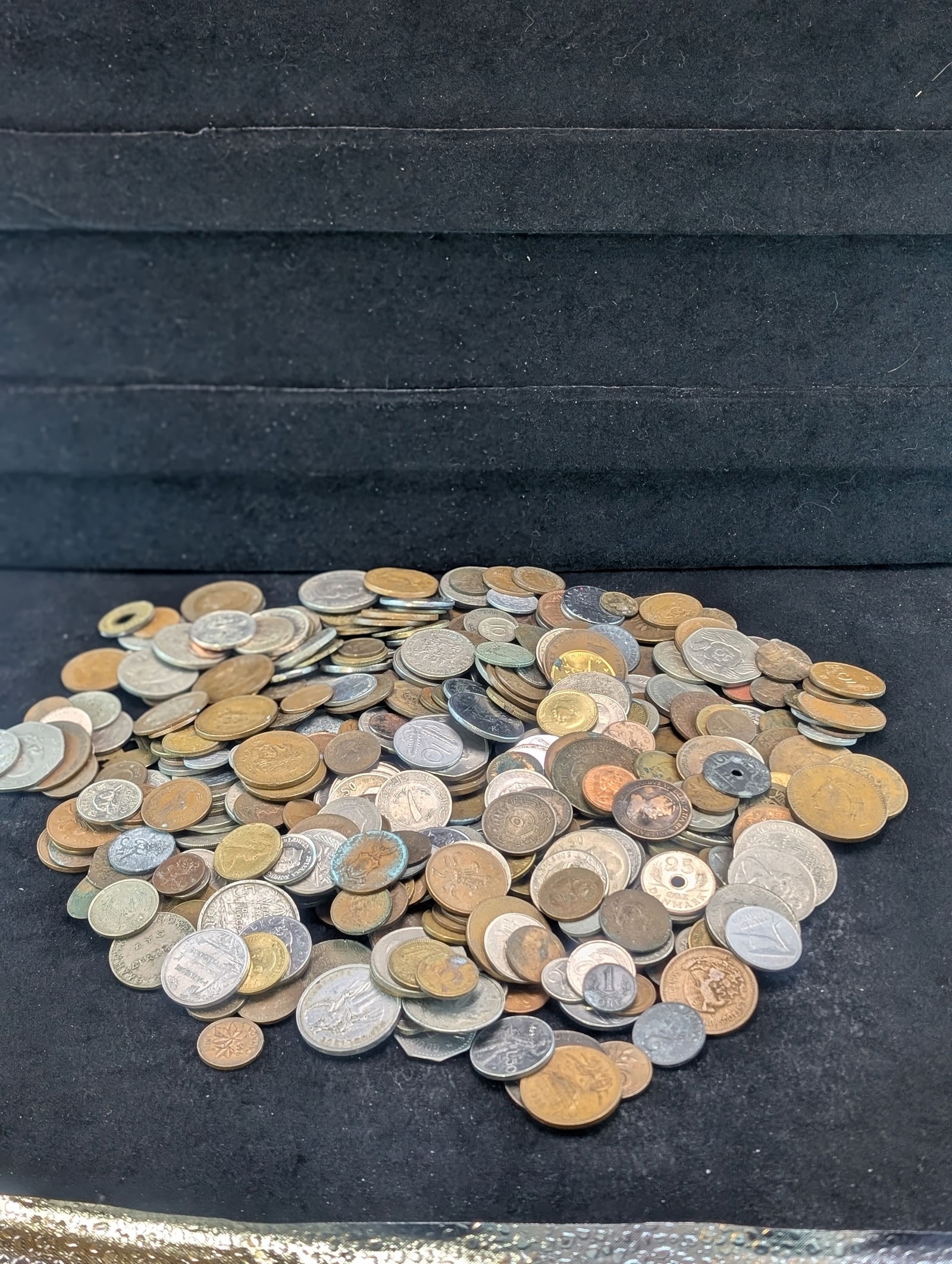 5 Pounds + 5 Ounces Mixed Foreign Coins. (1 of 15)