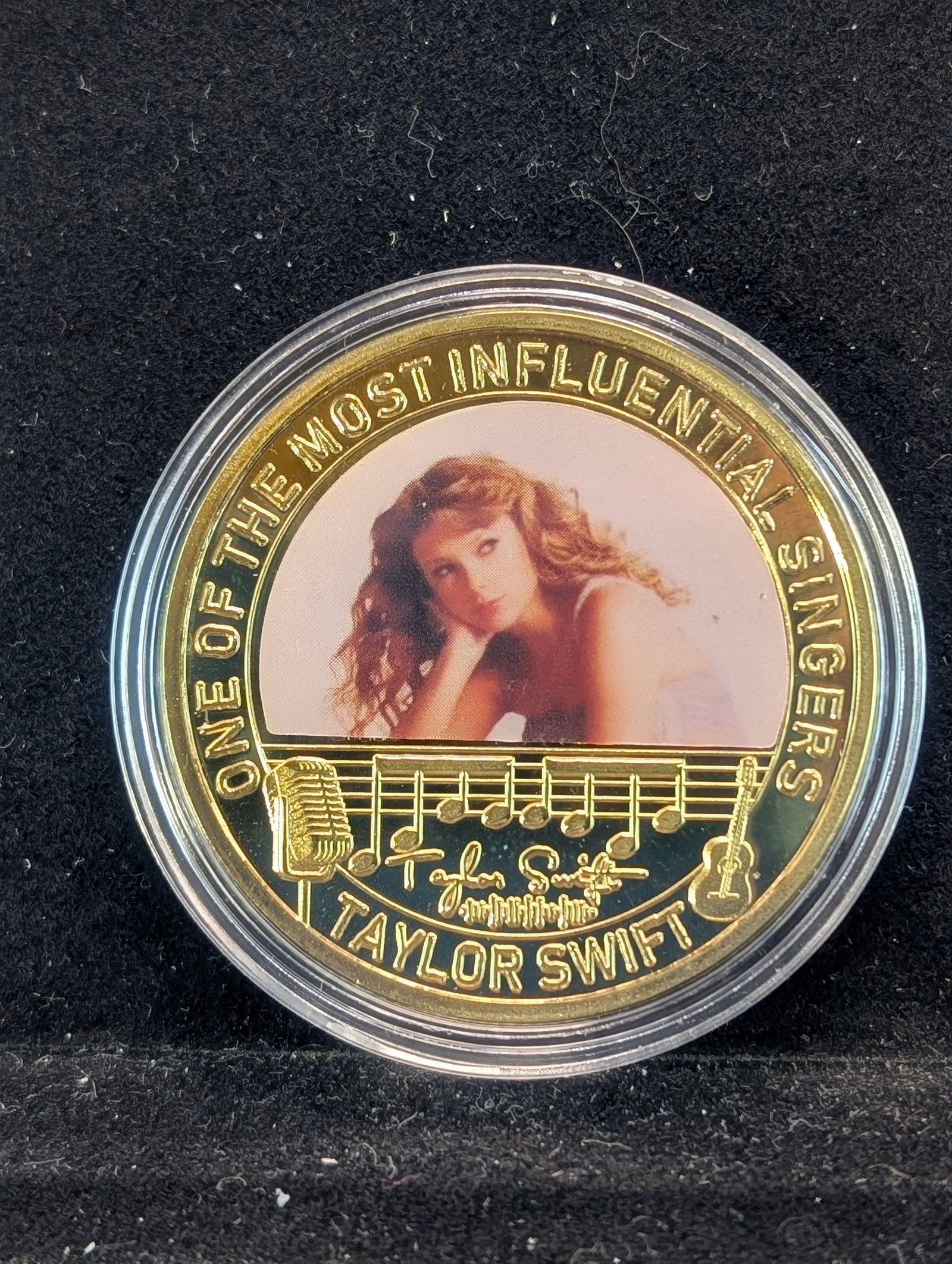 The Iconic Taylor Swift, Token, BU-New, Novelty (1 of 2)