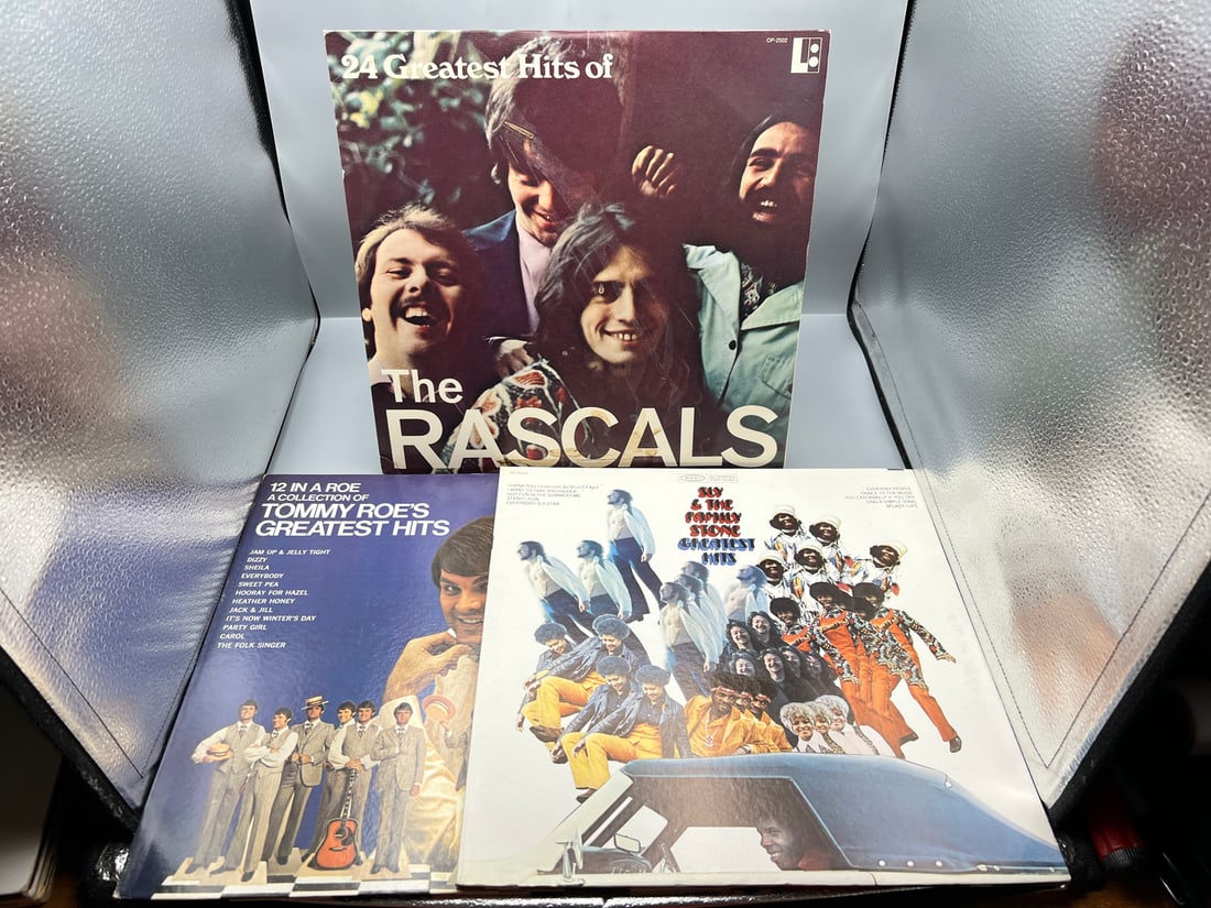 Lot of (3) Assorted Vinyl Albums - Varying Conditions (1 of 4)