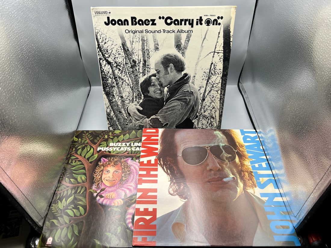 Lot of (3) Assorted Vinyl Albums - Varying Conditions: Lot of (3) Assorted Vinyl Albums - Varying Conditions - Records have not been tested by the auction house for play quality. All items are sold as is.