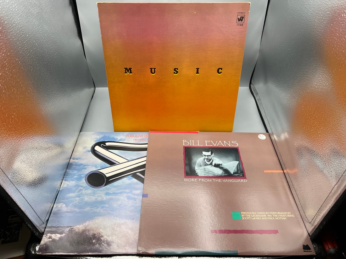 Lot of (3) Assorted Vinyl Albums - Varying Conditions (1 of 4)