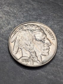 **BU** 1935 Buffalo Nickel. Full Horn, Split Tail.