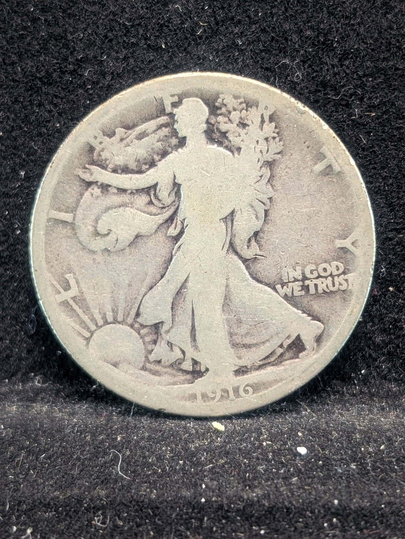 1916 KEY DATE Walking Liberty Half Dollar. 90% Silver (1 of 2)