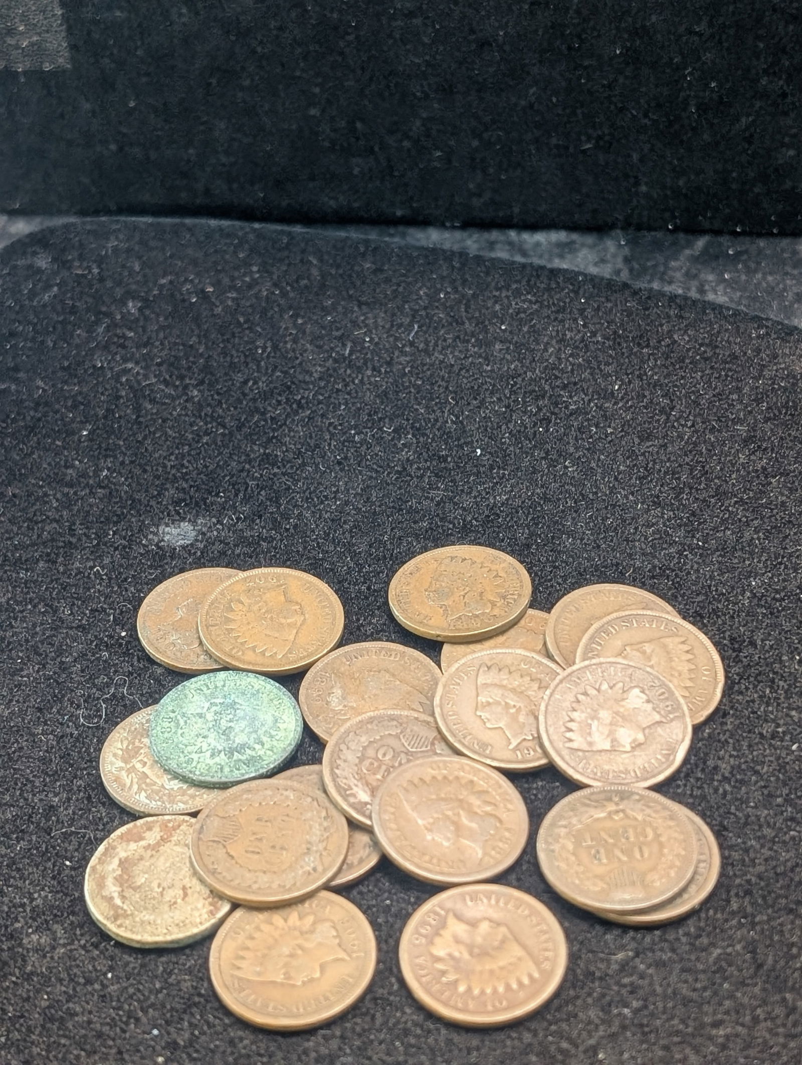 Lot of 20 Indian Head Cents (1 of 5)