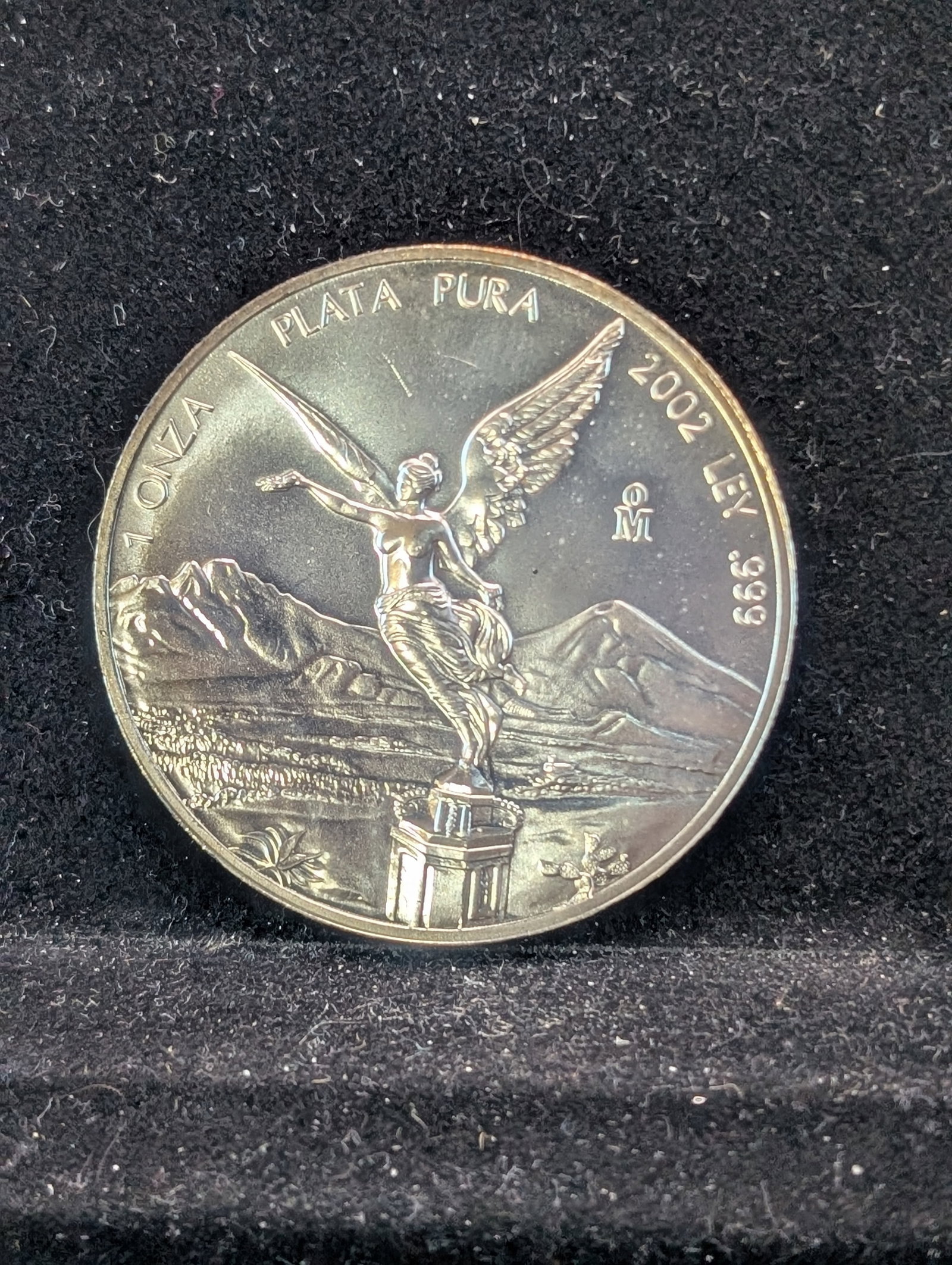 2002 Mexico 1 Onza .999 Fine Silver: 2002 Mexico 1 Onza .999 Fine Silver