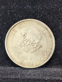 1952 Mexico 5 Peso, 72% Silver. Unc.