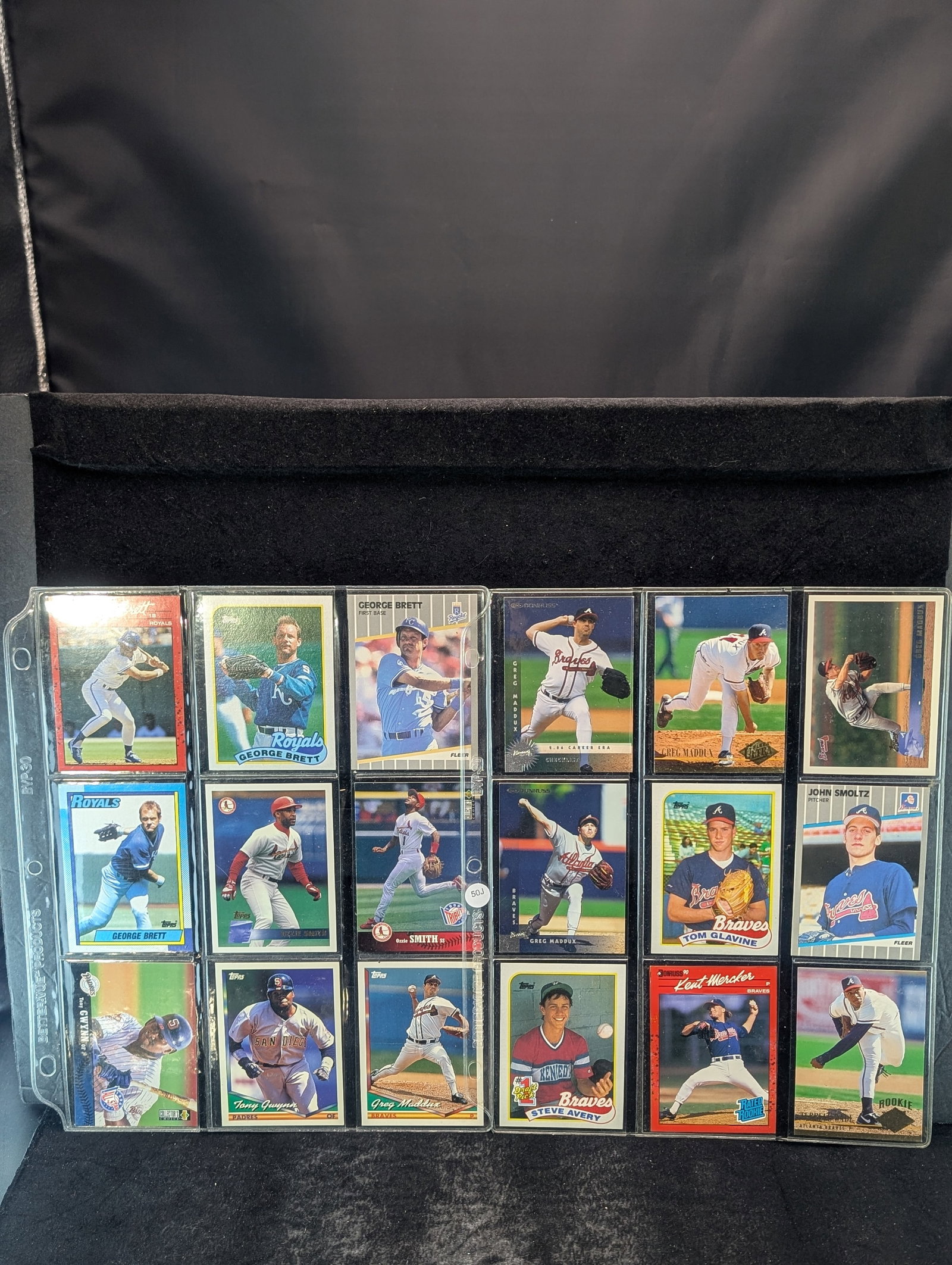 18 Baseball Cards. Greg Maddux, Ozzie Smith, Tony Gwynn, & Others.: 18 Baseball Cards. Greg Maddux, Ozzie Smith, Tony Gwynn, & Others.