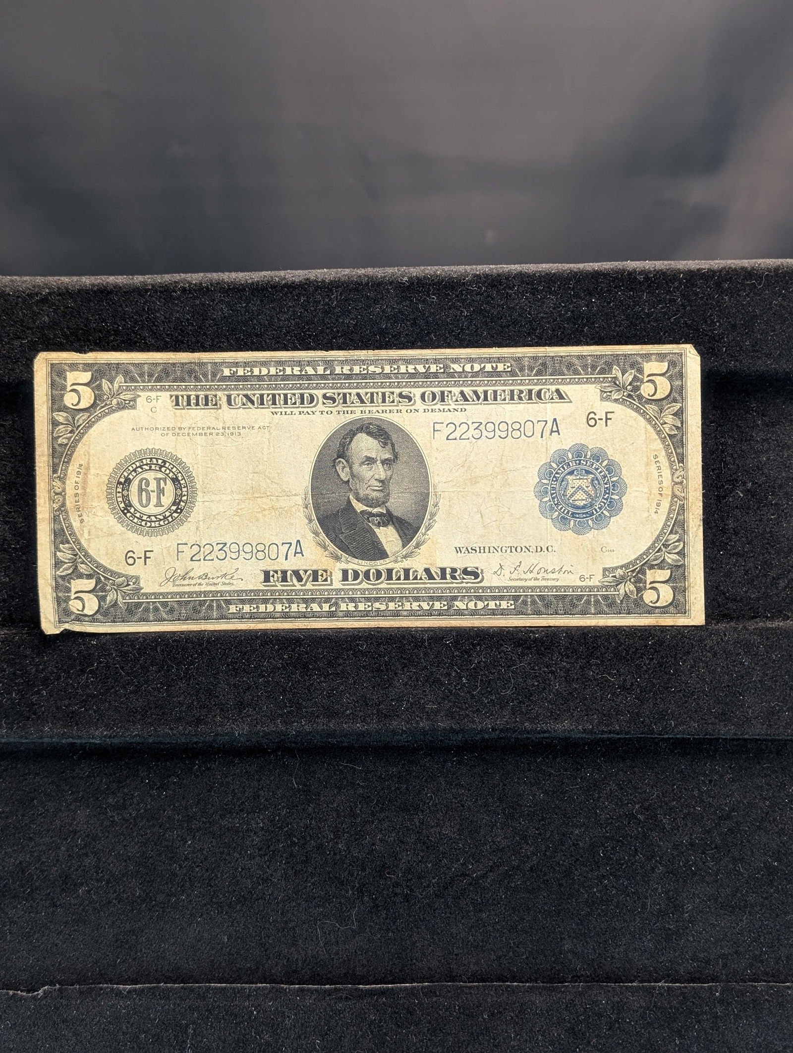 1914 Blue Seal $5 Federal Reserve Note. Large Size. TOUGH NOTE. Nice Cond! Rare Find in This (1 of 2)
