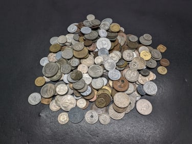 2.6 Lbs of Foreign Coins  Vast Selection