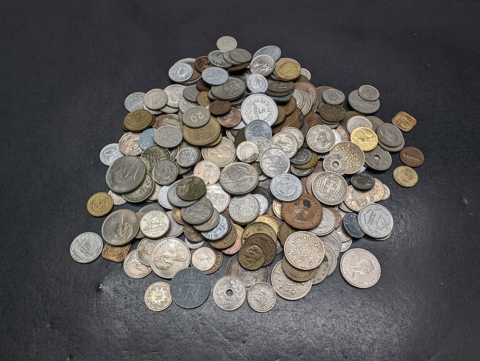 2.6 Lbs of Foreign Coins  Vast Selection (1 of 6)