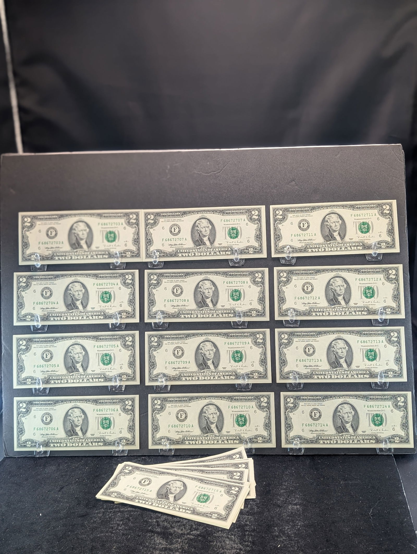 37- CONSECUTIVE 1995 Green Seal $2 Notes. Gem Unc. (1 of 9)