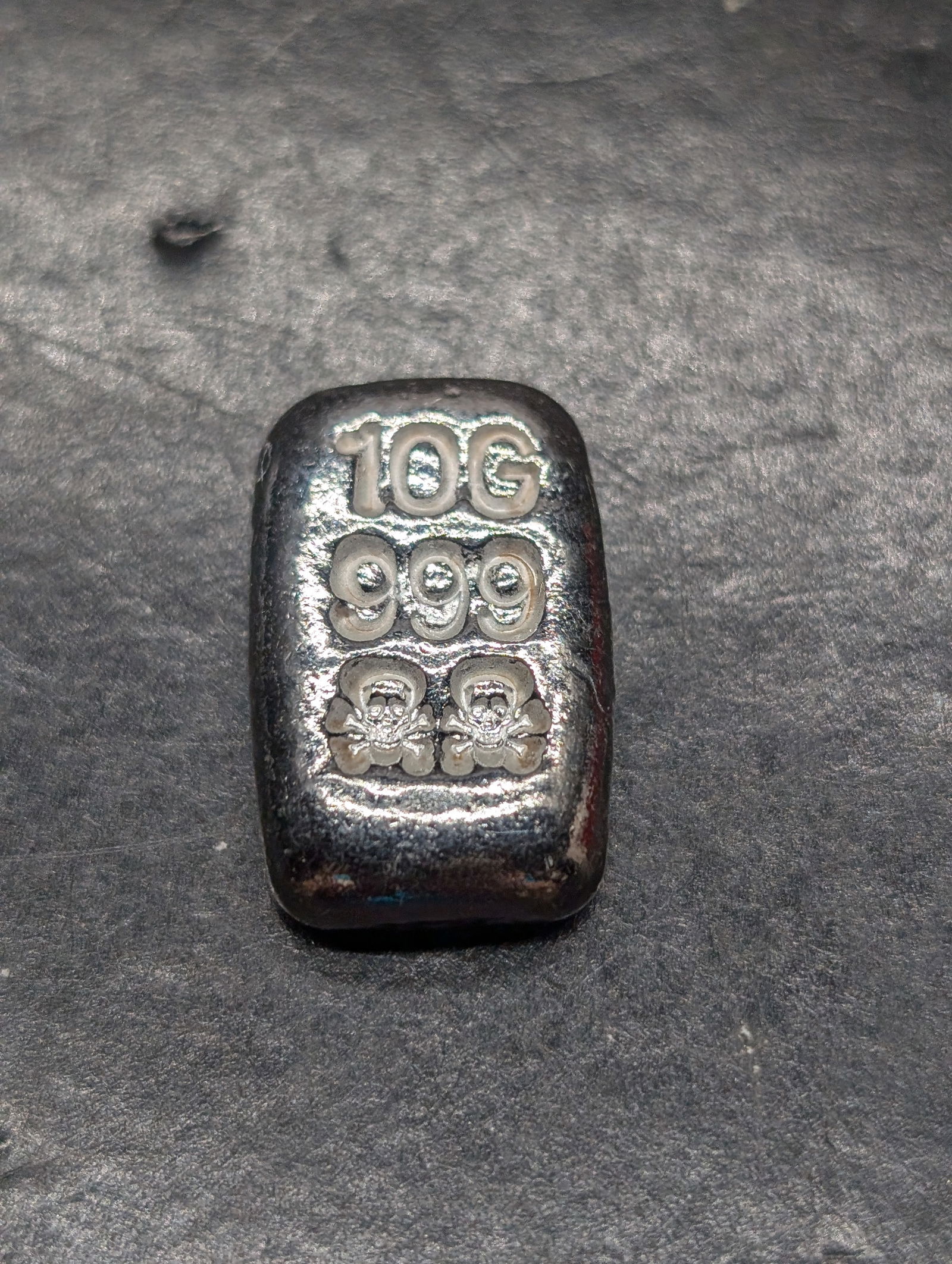 10 Grams .999 FINE SILVER Skull & Crossbones Designed Bullion Piece (1 of 3)