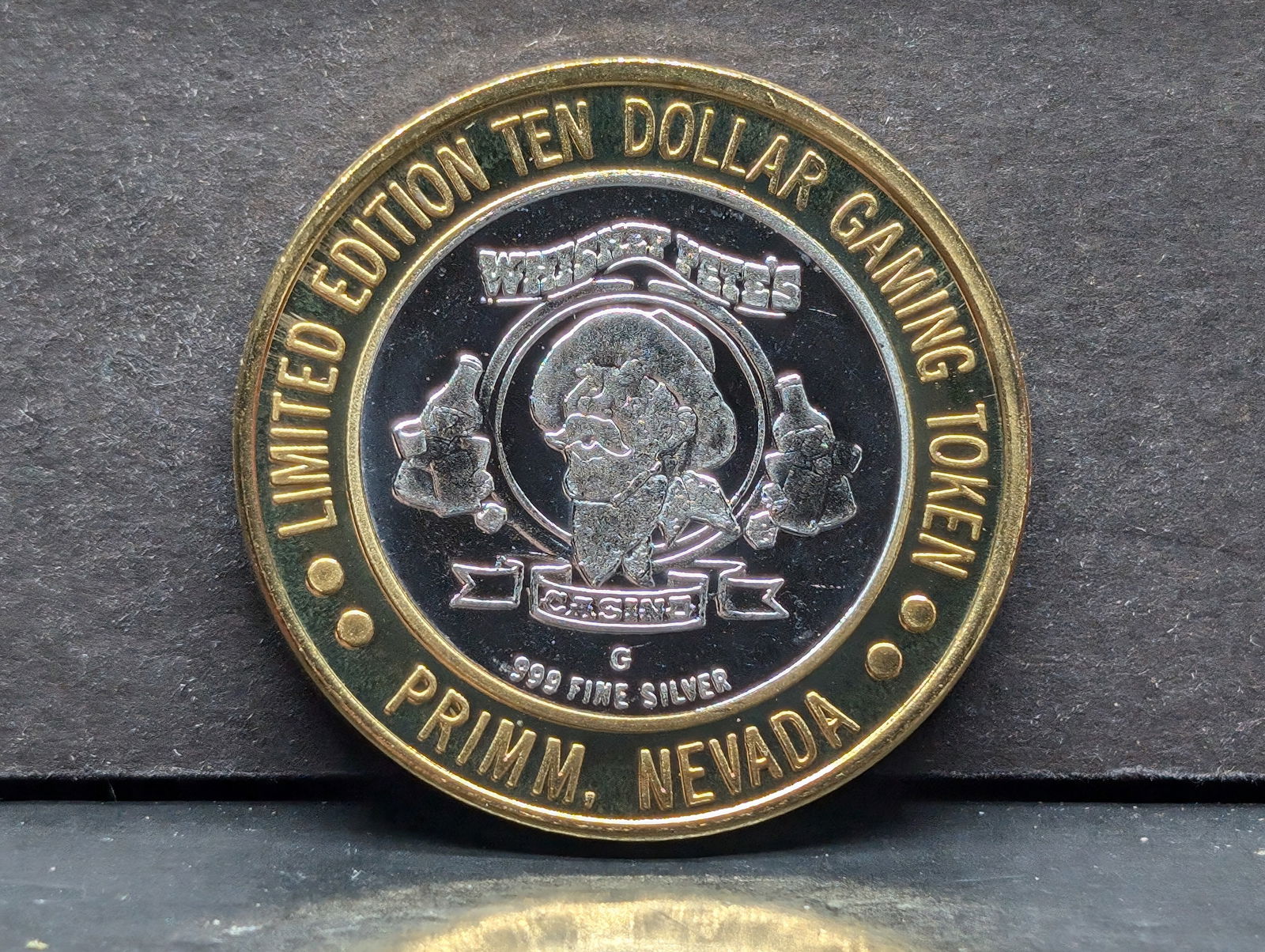 Limited Edition .999 FINE SILVER CENTER Whiskey Pete's Casino $10 Gaming Token in Capsule (1 of 2)
