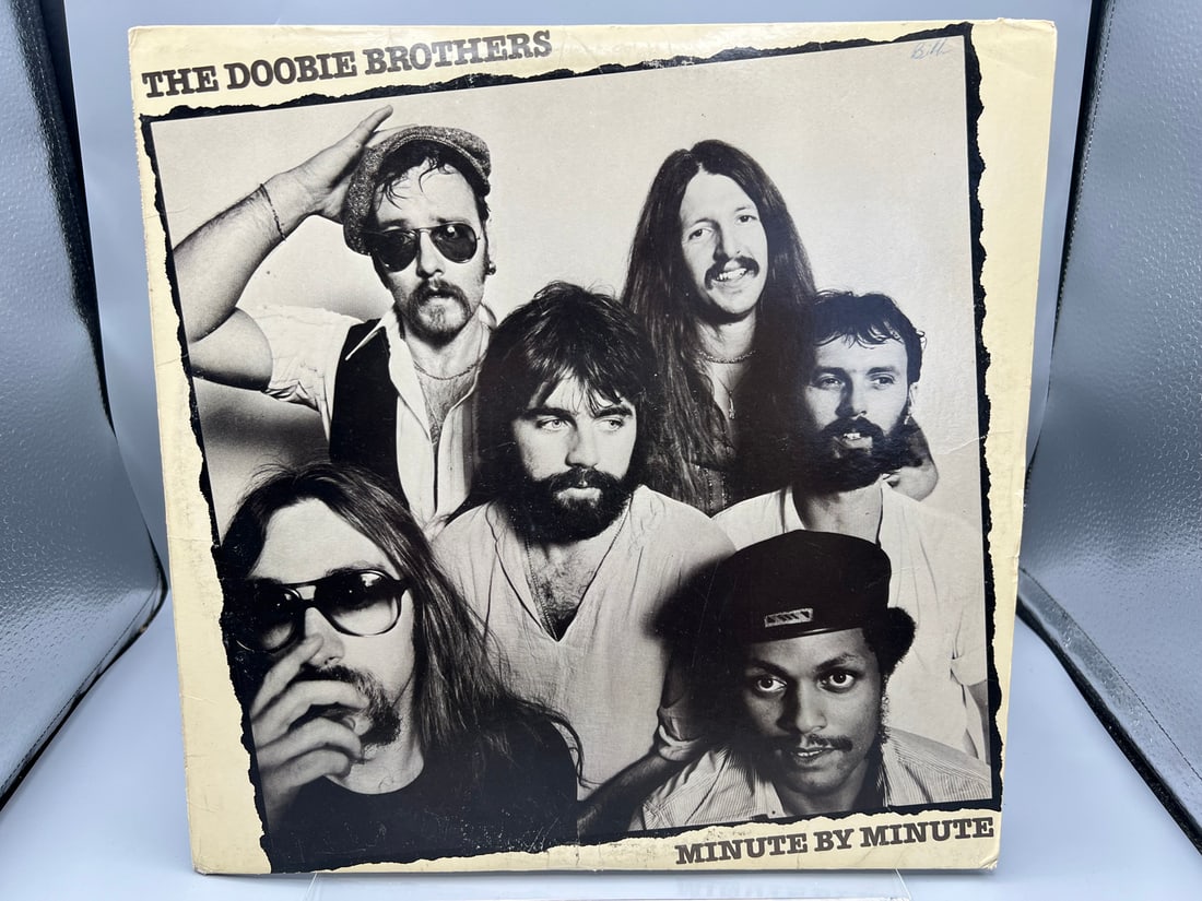 1978 The Doobie Brothers Minute By Minute Vinyl Album - BSK 3193: 1978 The Doobie Brothers Minute By Minute Vinyl Album - BSK 3193 - Records have not been tested by the auction house for play quality. All items are sold as is.