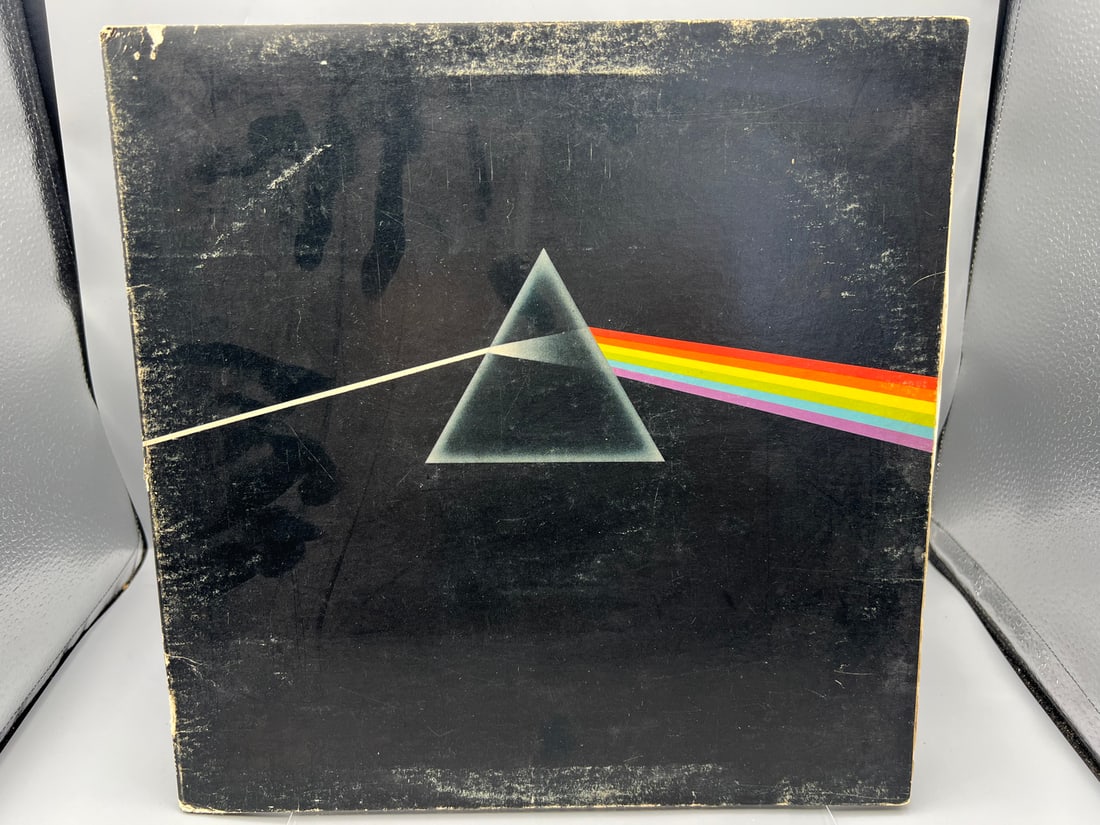 1973 Pink Floyd The Dark Side of The Moon Vinyl Album - SMAS-11163: 1973 Pink Floyd The Dark Side of The Moon Vinyl Album - SMAS-11163 - Records have not been tested by the auction house for play quality. All items are sold as is.