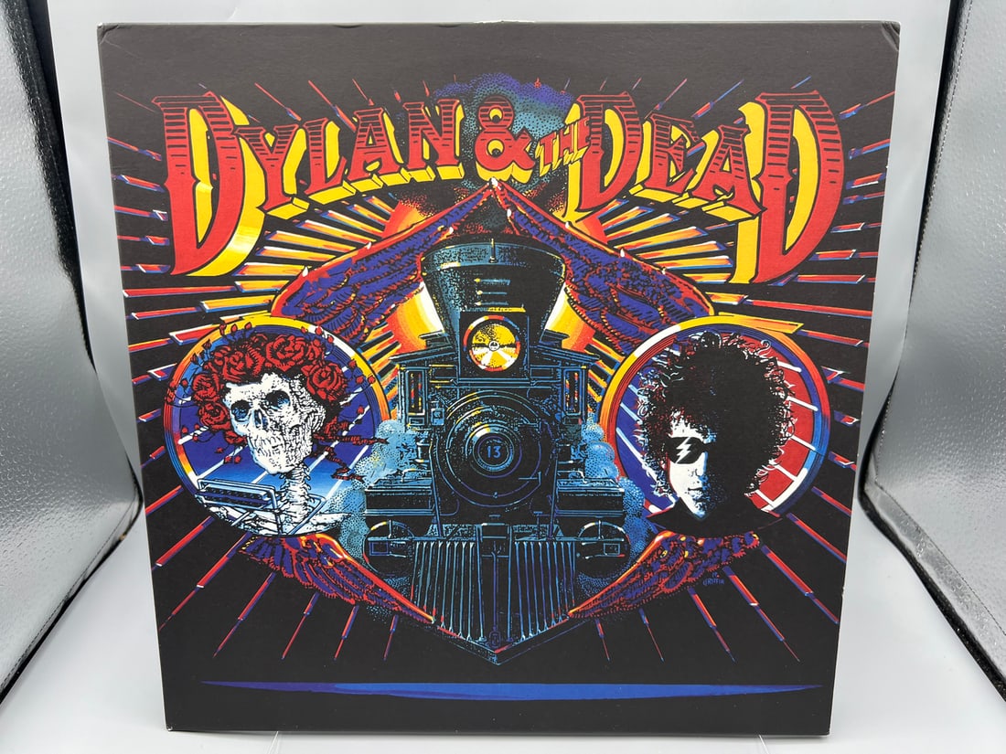 Bob Dylan & The Grateful Dead: Dylan & The Dead (2018), reissue, EU pressing: Bob Dylan & The Grateful Dead: Dylan & The Dead (2018), reissue, EU pressing - Records have not been tested by the auction house for play quality. All items are sold as is.