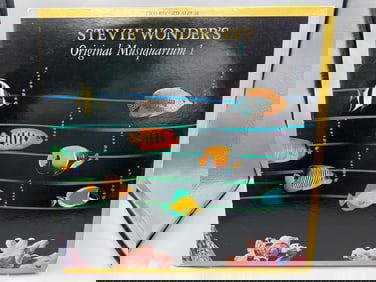 Stevie Wonder: Stevie Wonder's Original Musiquarium I (1982), gatefold, embossed cover, 2 LPs,